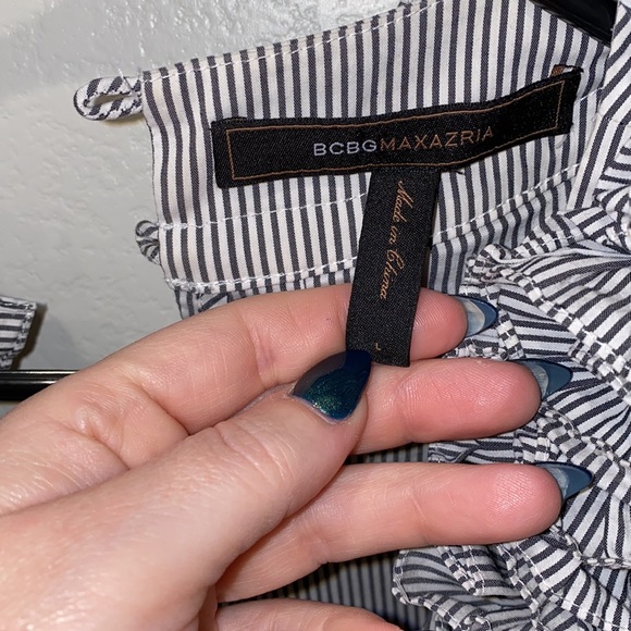 EUC Size L Large BCBG Max Adria Tank Top Pin Stripes with loud bushy collar - Picture 3 of 6